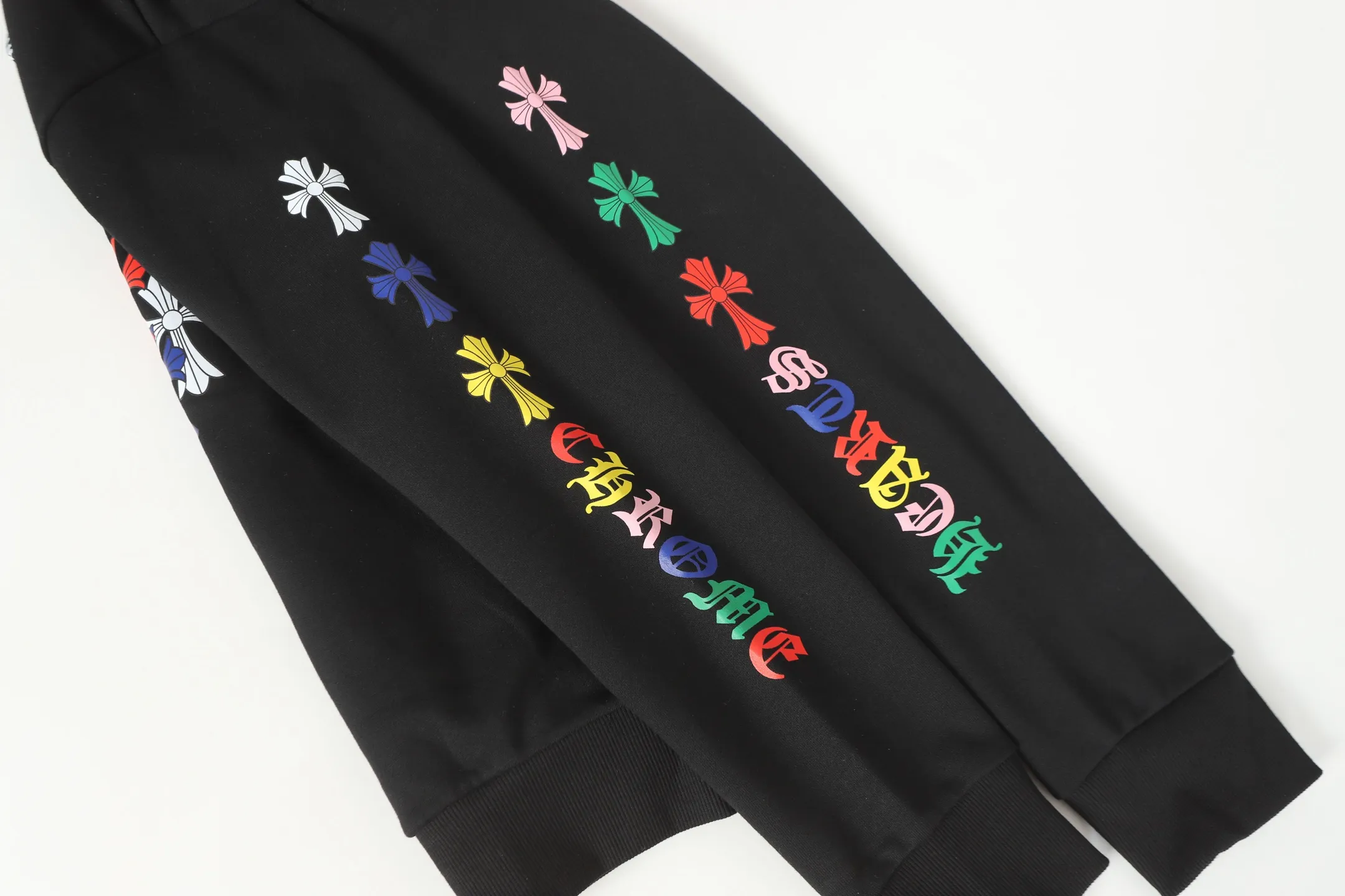 P240 Cross-border model, please do not place an order if you are pursuing quality -Chrome Hearts/Chrome Hearts Colorful🌈Horseshoe Sanskrit printed hooded sweatshirt -High weight, high density and high quality. The wool is soft, delicate and skin-friendly. It feels soft and silky. It has excellent warmth and skin-friendly properties. -Size: S M L XL